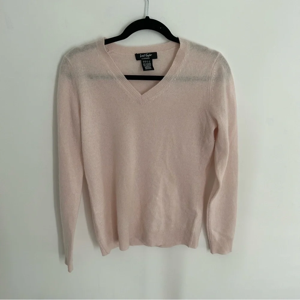 Lord & Taylor Light Pink Cashmere V-neck Sweater - Picture 1 of 6